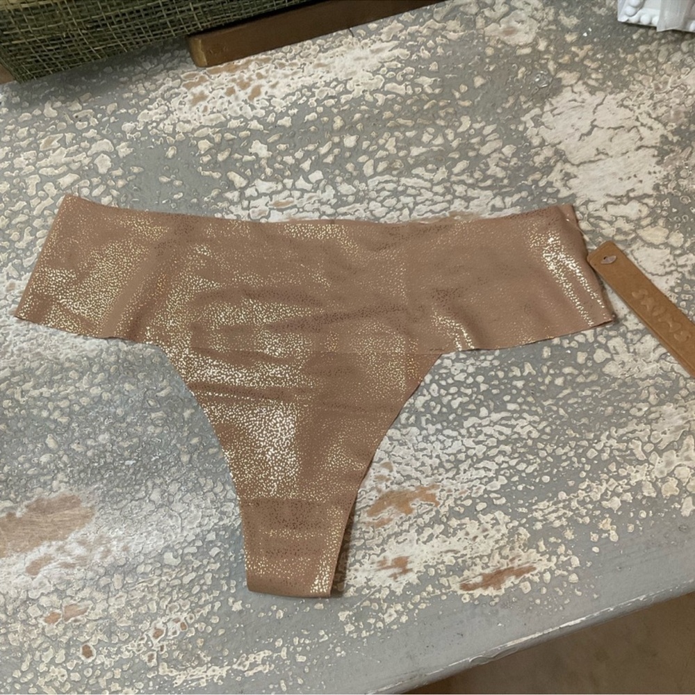 NWT SKIMS Free Cut Dipped Thong In Sienna Foil